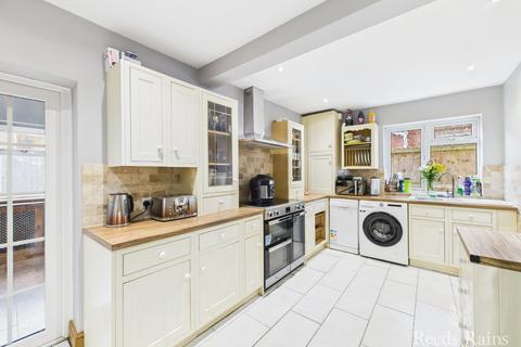 Applegarth Lane, East Riding of... 3 bed semi