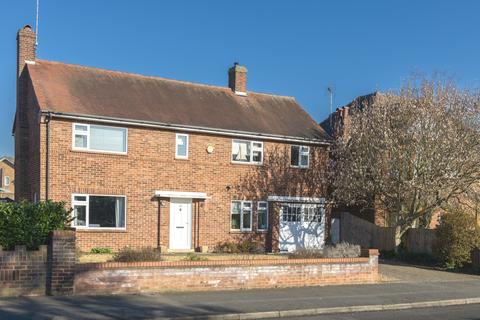 Thorpe Park Road: Peterborough 3 bed detached house for sale