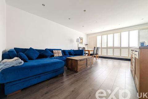 Saxons Drive, Maidstone ME14 3 bed townhouse for sale