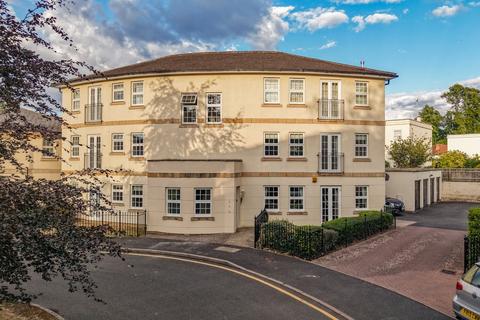 Sandford Park Place, Cheltenham, GL52 3 bed apartment for sale