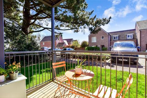 Anna Sewell Way, Chichester PO19 2 bed ground floor flat for sale