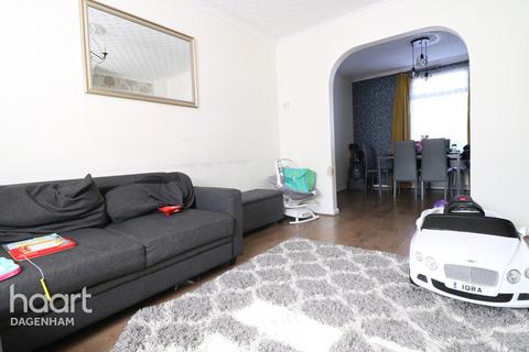 Amidas Gardens, Dagenham 2 bed terraced house for sale