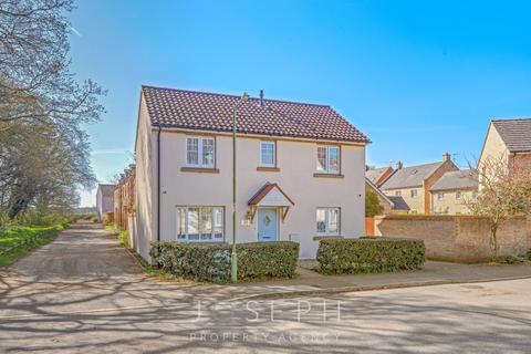 Kinsey View, Kesgrave, IP5 3 bed detached house for sale