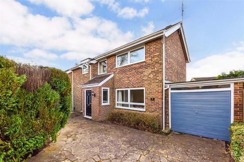 Guildford Place, Chichester 3 bed detached house for sale