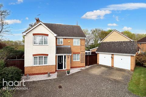 Lidgate Close, Orton Longueville 4 bed detached house for sale