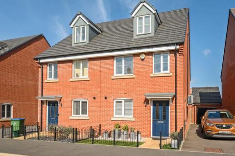 Aylesbury,  Buckinghamshire,  HP18 3 bed semi
