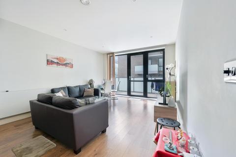 Lighterman Point, E14 2 bed apartment for sale