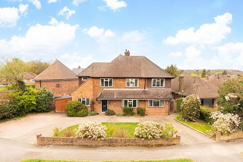 Fairlawn Drive, East Grinstead RH19 4 bed detached house for sale