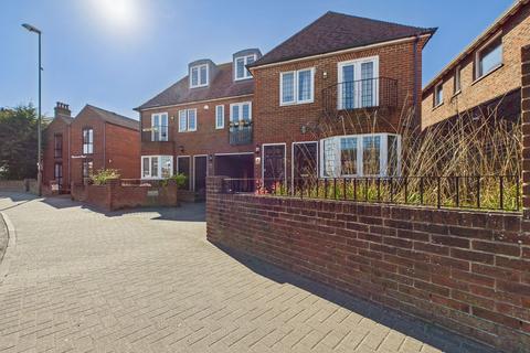South View Lodge, South Street, Lancing 2 bed flat for sale