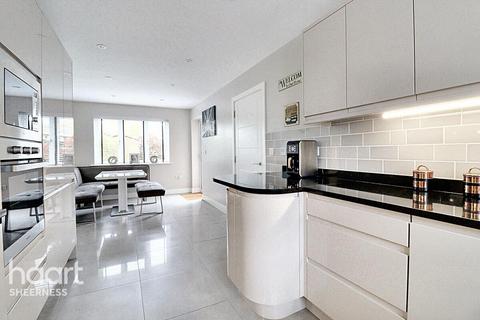 Kings Court, Sheppey 4 bed semi