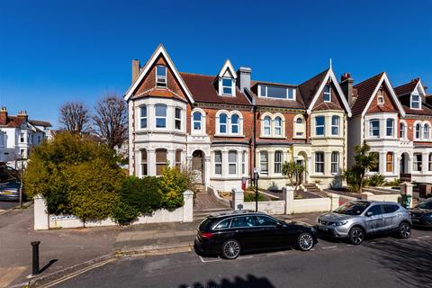 Wilbury Avenue, Hove 1 bed apartment for sale