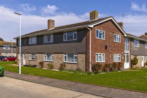 Harrison Court, Worthing 2 bed flat for sale
