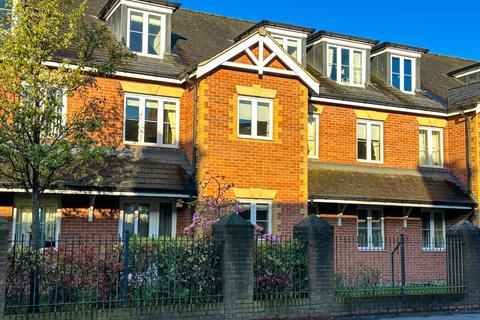 Edwards Court, Queens Road... 2 bed apartment for sale
