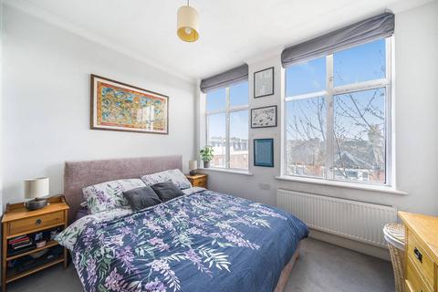 Upper Tooting Road, Tooting, London... 1 bed flat for sale
