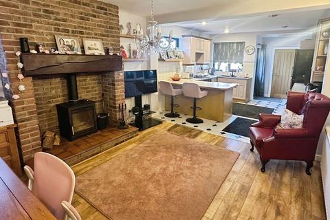 Whitehill Road, Coalville LE67 3 bed semi