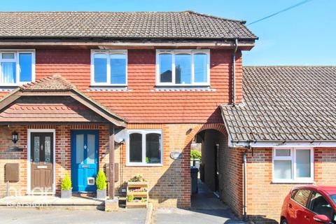 Glen Road, Grayshott 2 bed terraced house for sale