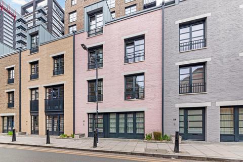 Orchard Place, London, E14 3 bed terraced house for sale