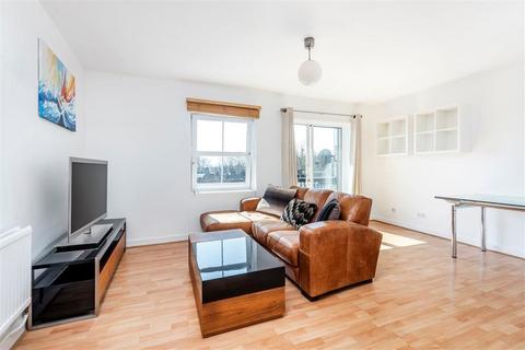 Mile End Road, London E1 1 bed flat for sale