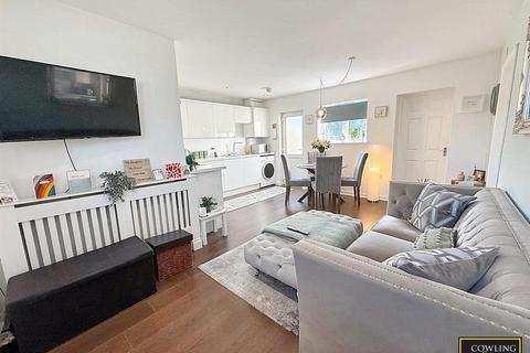 Langham Crescent, Billericay 2 bed maisonette for sale