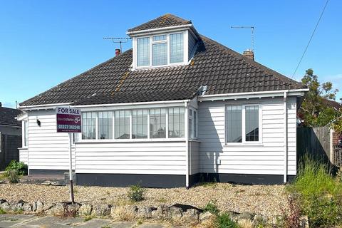 Lismore Road, Whitstable, CT5 3HU 3 bed chalet for sale