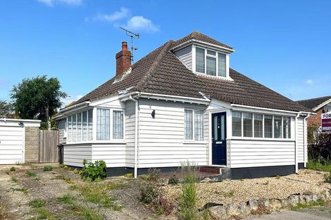Lismore Road, Whitstable, CT5 3HU 3 bed chalet for sale