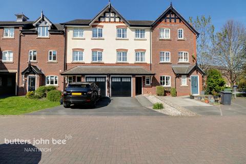 Deane Court, Nantwich 3 bed townhouse for sale