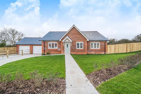 Monks Hill, Emsworth PO10 3 bed detached bungalow for sale