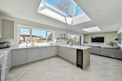 Rownhams Lane, North Baddesley SO52 4 bed detached bungalow for sale