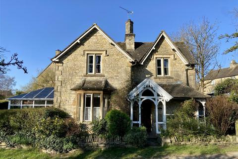 2 bedroom detached house for sale
