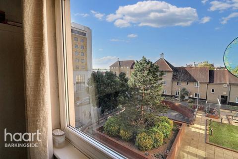 Royal Crescent, Newbury Park 1 bed apartment for sale