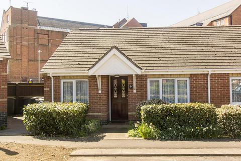 Symington Way, Market Harborough 2 bed semi