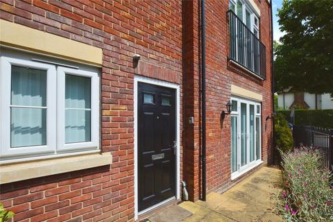 Rosemount Avenue, West Byfleet... 2 bed apartment for sale