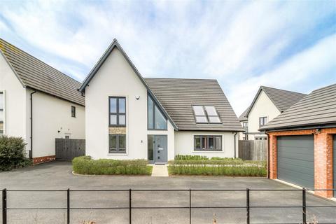 Fotheringhay Close, Daventry 4 bed house for sale