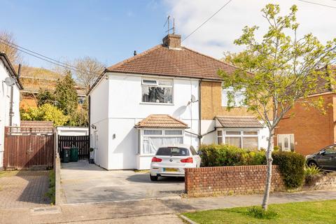 Tushmore Avenue, Crawley RH10 3 bed semi