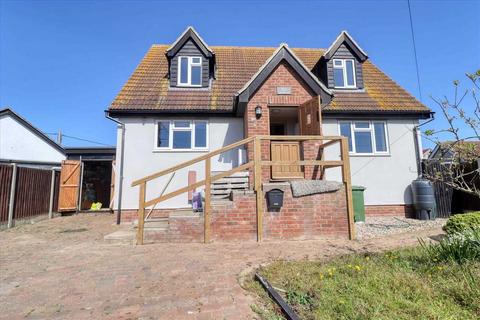 Jaywick CO15 2 bed detached house for sale