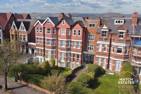 Shorncliffe Road, Folkestone CT20 2 bed apartment for sale