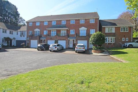 Fitzgerald Close, Eastbourne, BN20 7EP 3 bed terraced house for sale