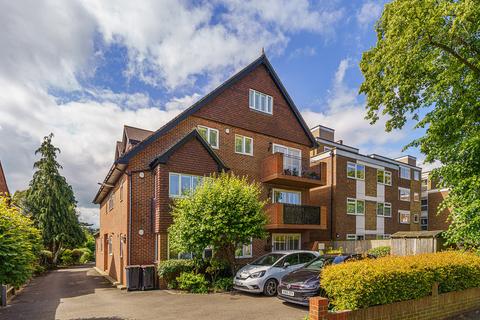 Court Downs Road, Beckenham, BR3 2 bed apartment for sale