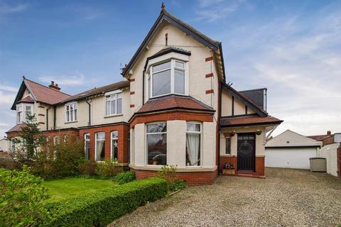 St. Georges Crescent, Monkseaton 5 bed semi