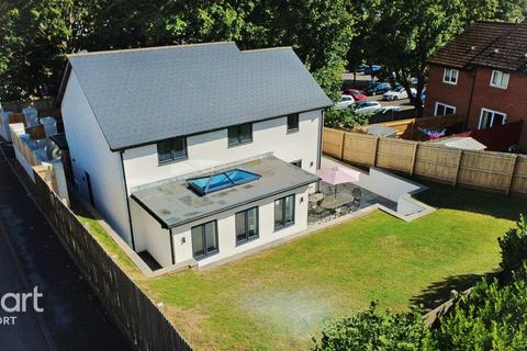 Royal Oak Hill, Newport 4 bed detached house for sale