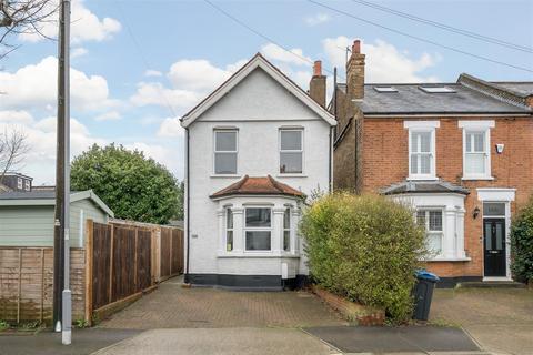 Ellerton Road, Surbiton 3 bed detached house for sale
