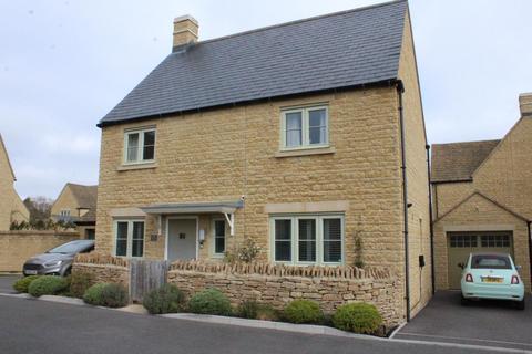 Trubshaw Way, Fairford 4 bed detached house for sale