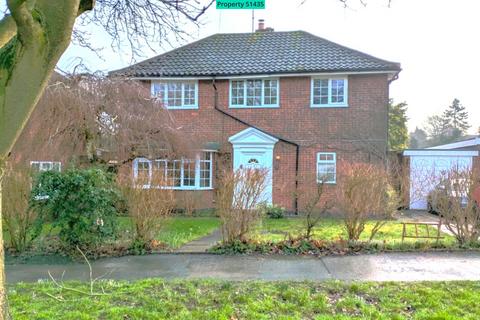Springfield Close... 3 bed detached house for sale