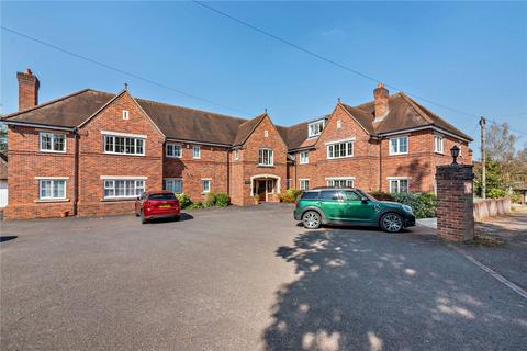 Woodridge, Newbury, Berkshire, RG14 3 bed apartment for sale