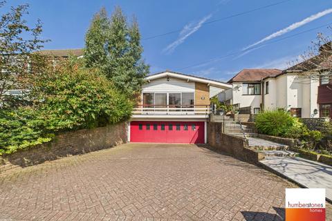 Woodgreen Road, Oldbury, B68 0DE 3 bed detached bungalow for sale