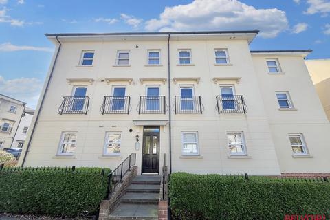Redmarley Road, Cheltenham GL52 2 bed penthouse for sale