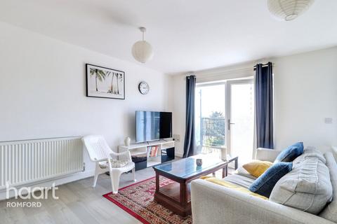 Arc Court, Romford, RM7 0FH 2 bed apartment for sale