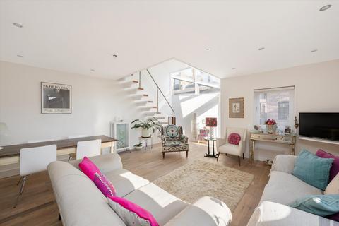 West Hill Park, London, N6 2 bed terraced house for sale