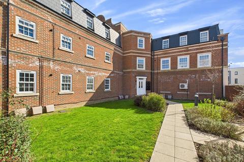 Carris Close, Colchester, Essex, CO4 2 bed apartment for sale