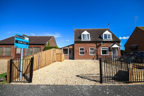 1 bedroom semi-detached house for sale